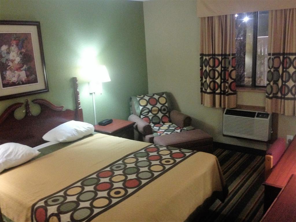 Super 8 By Wyndham Sikeston/Miner Area Exterior foto
