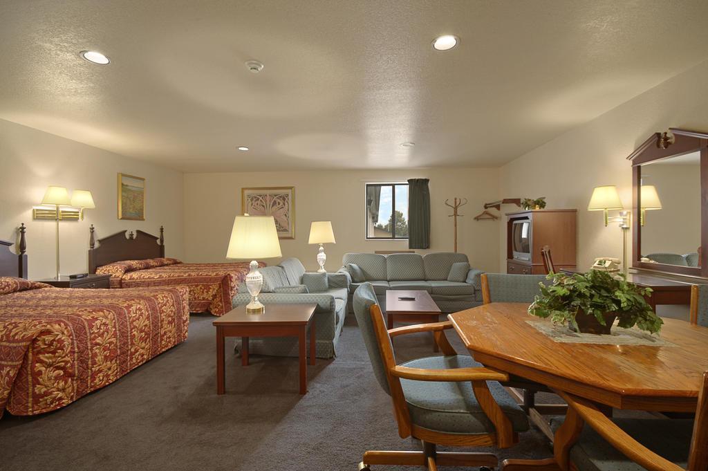 Super 8 By Wyndham Sikeston/Miner Area Exterior foto