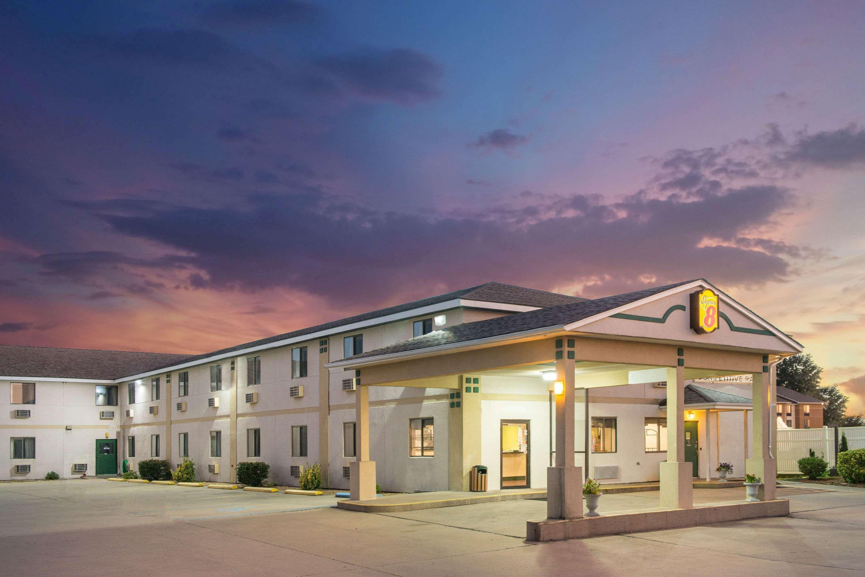 Super 8 By Wyndham Sikeston/Miner Area Exterior foto